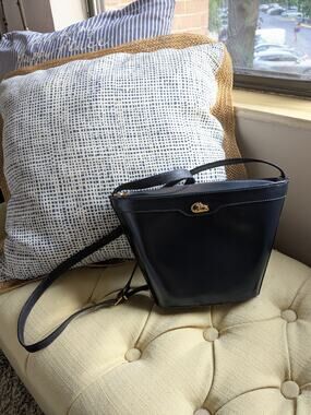 Pre-loved Cristian Navy Blue Italian Leather Handbag Crossbody Purse